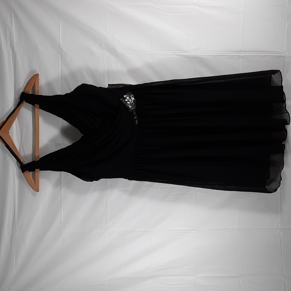 NWT S.L. fashions Black Yuryu Surplice with side applique SZ 12